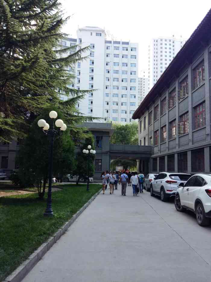 兰州景点甘肃中医药大学