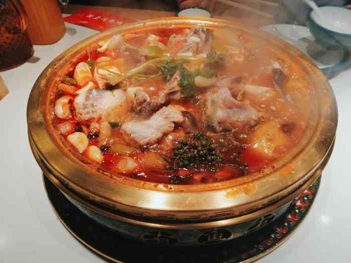 肥羊爱上大嘴鱼(康巴什店)-"前几天去鄂尔多斯去玩,路过这家店的门口