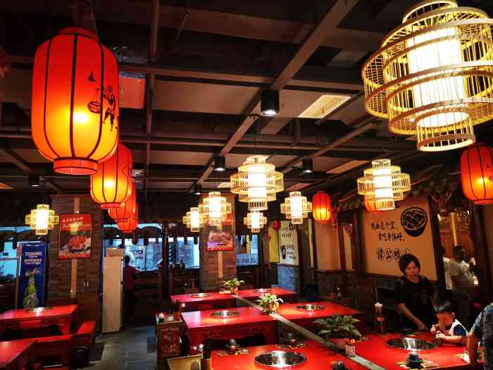 谭鸭血老火锅(简阳店)-"[薄荷]环境:谭鸭血的装修风格都是统一.