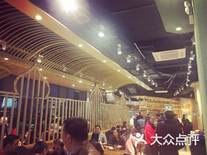 新千国际百盛尼罗清真餐饮美食城图片 - 第1张
