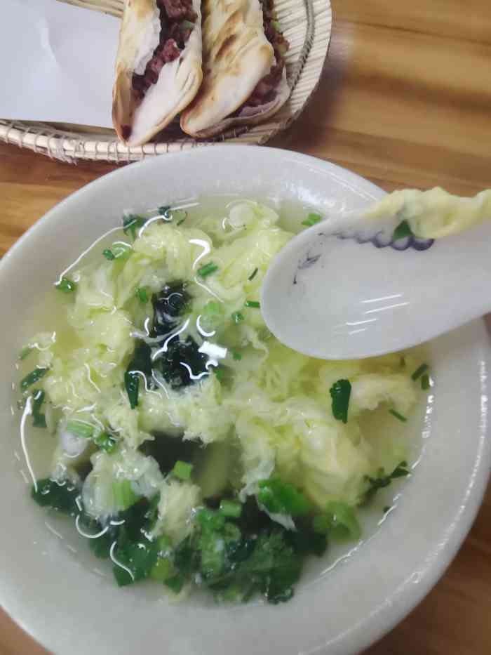 河间驴肉火烧(洛城店)-"河间的驴肉火烧是最好的,这家店就很不错!