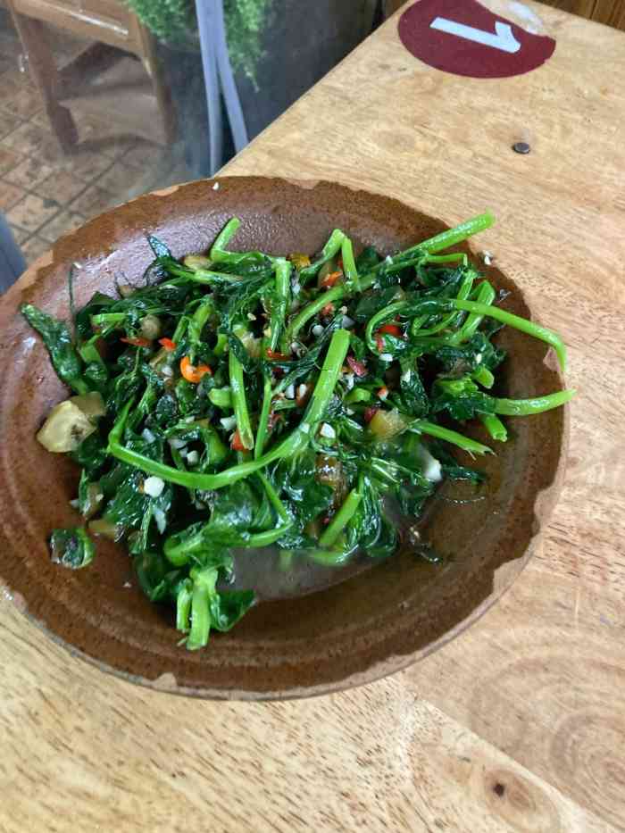 回归思茅野菜馆"这是我在昆明吃过比较不错的思茅菜,有好多.