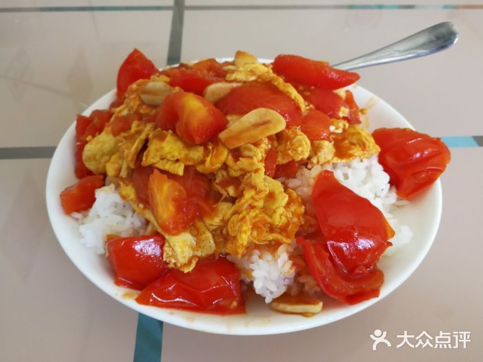 西红柿炒蛋盖浇饭