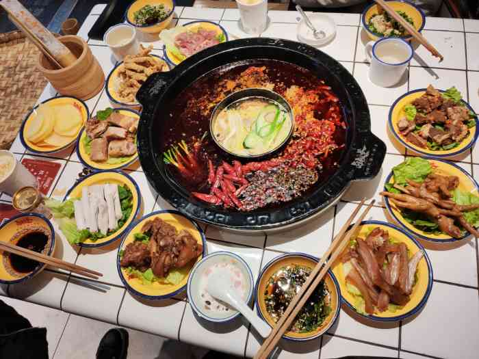 卤校长老火锅(观音桥直营店)