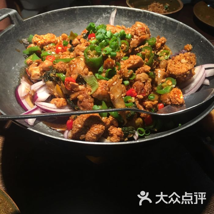 干锅鱼籽鱼泡
