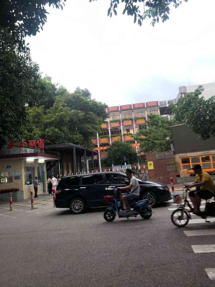 富丽小学-"大石街富丽小学在爱华路63号,总面积不是.