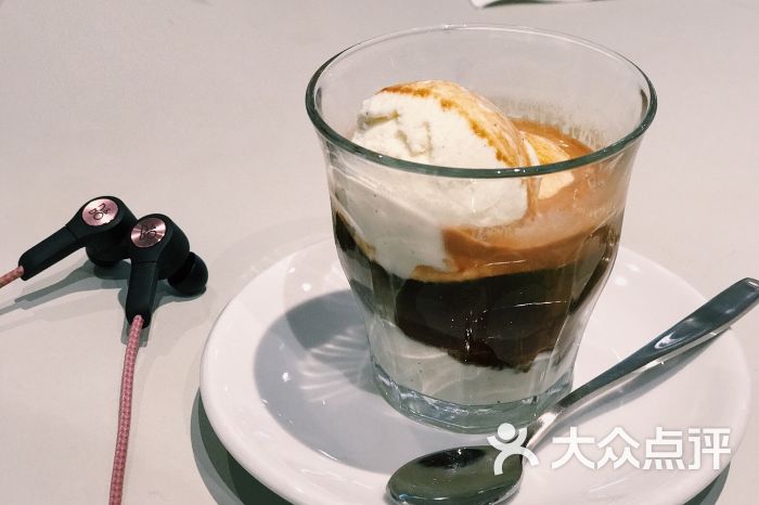 冰淇淋咖啡