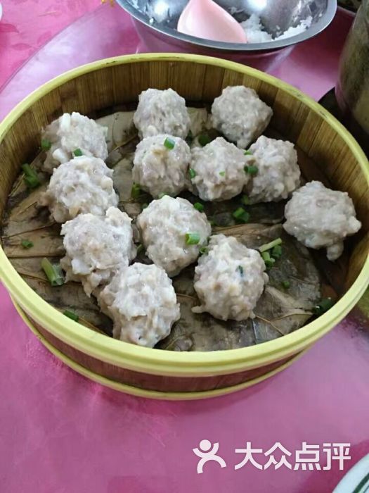 荷叶笼仔蒸藕丸