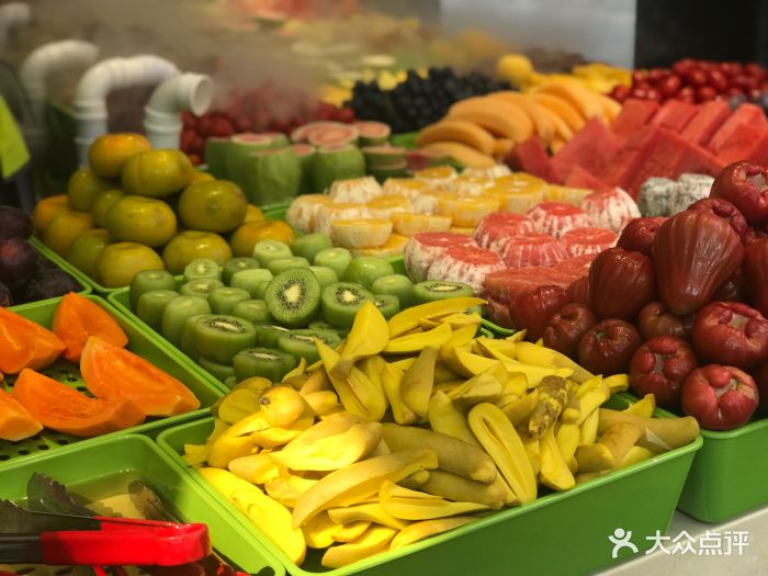 吃完饭,小伙伴想吃水果,刚好路过这里,就.-开