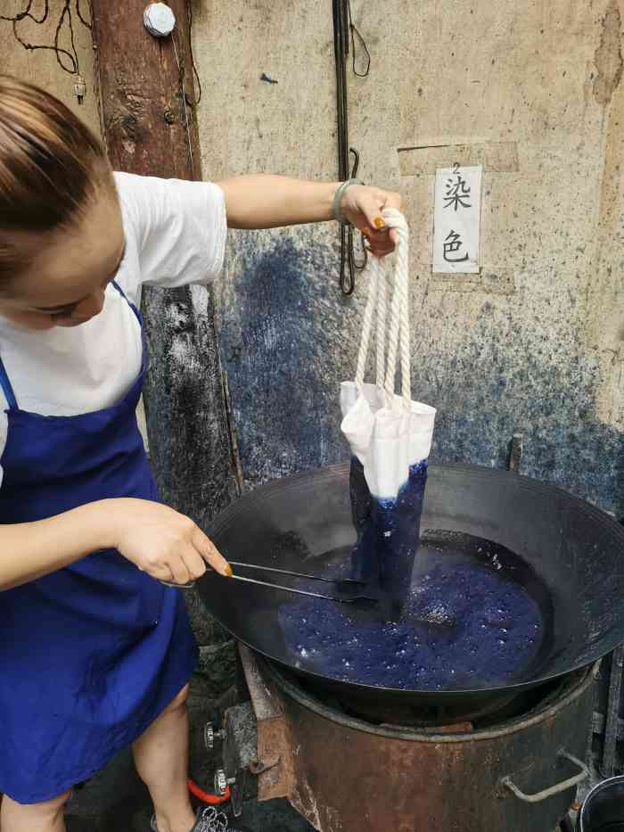 段立东扎染坊"同为手艺人来到喜洲要来体验中国民间传统.