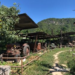 旅游其他  门头沟区  谷山村  挺小的～也没有玩的～就吃个饭溜达溜达