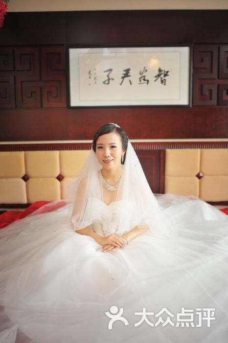 lili婚纱_婚纱情侣头像