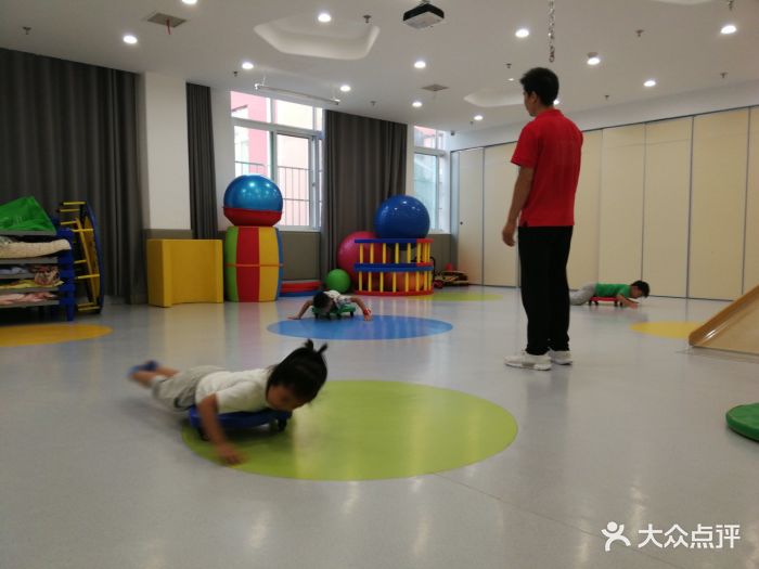 金色雨林(龙鼎大道少年宫校区)图片 - 第1张