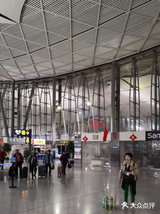 乌鲁木齐地窝堡国际机场t3航站楼·停车场图片
