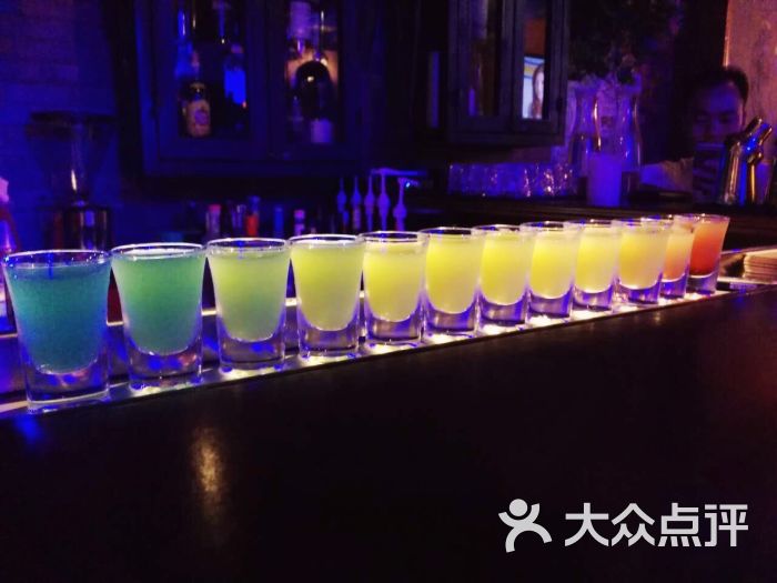 彩虹鸡尾酒