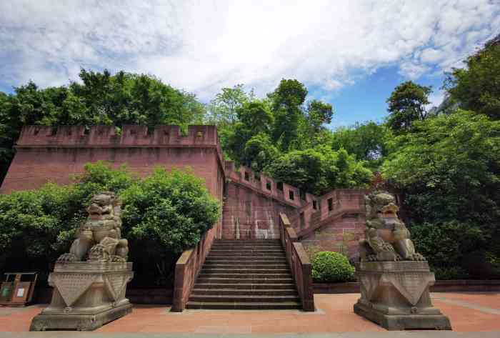 龙透关公园-"[糖果]龙透关公园位于泸州市区怡景路,以