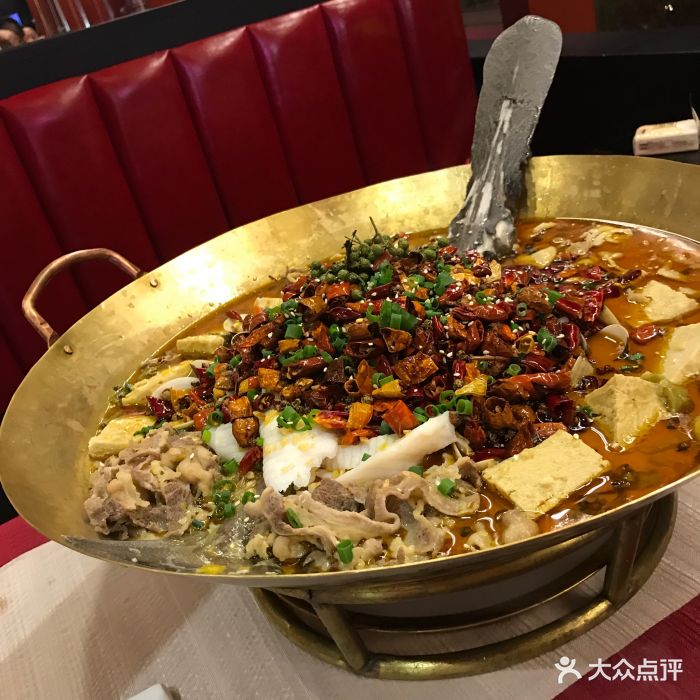 庸义·新派川菜酸汤鸭嘴鱼图片