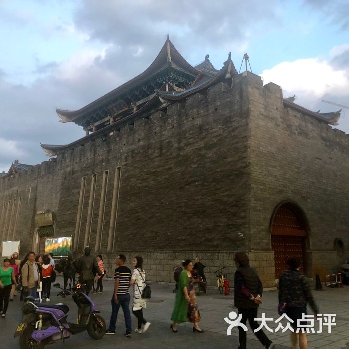 西寺塔