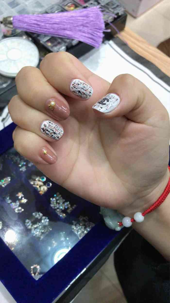 服务态度特别好,是一个美女姐姐做的!做的特别细心.我特别满意!