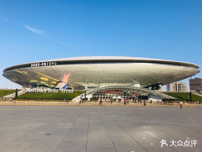 梅赛德斯-奔驰文化中心商业区域图片