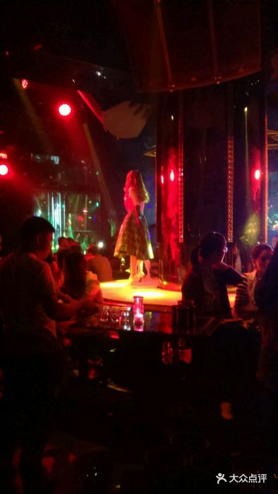 惠州市惠城区夜色城市酒吧图片 - 第6张