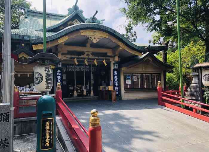 须贺神社-"从四谷三丁目往东南方走约500m,我们来.