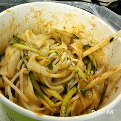 吃碗面个人gdp会下降吗_吃面图片(3)