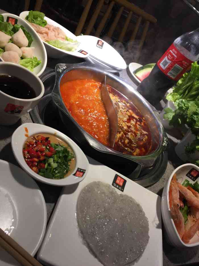 锅大侠火锅(万达店)-"是在店里买的套餐,刚看了一下和