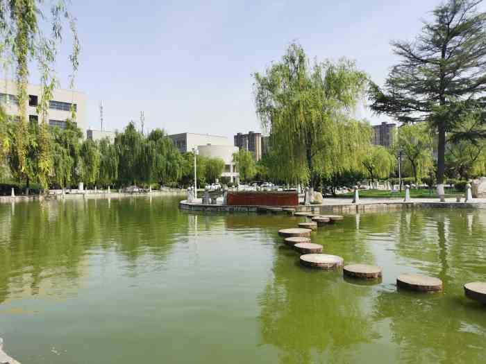 长安大学(渭水校区)-"母校你说呢.除了地理位置不好以