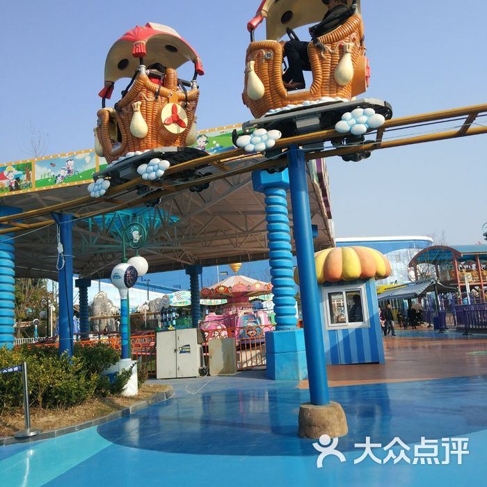 龙宫大白鲸欢乐世界
