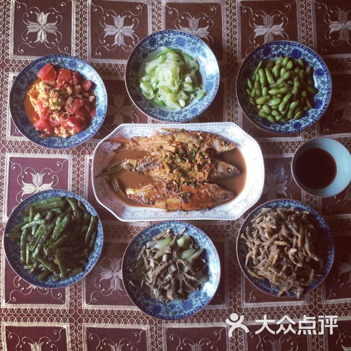 一桌农家菜