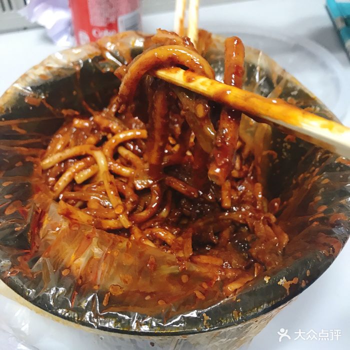 辣风芹酱香米粉中辣鸡炒米粉图片