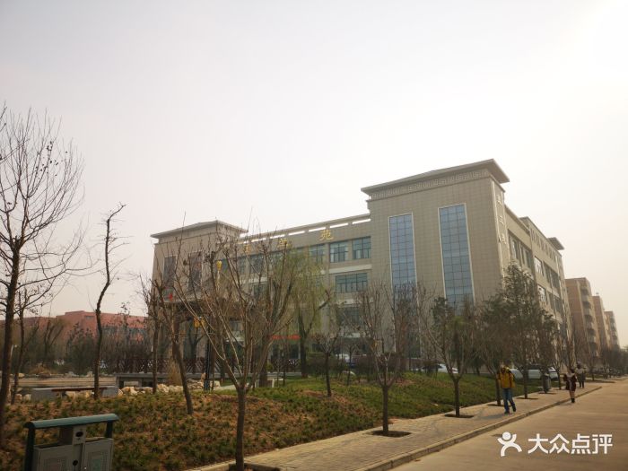 西北大学南校区食堂图片