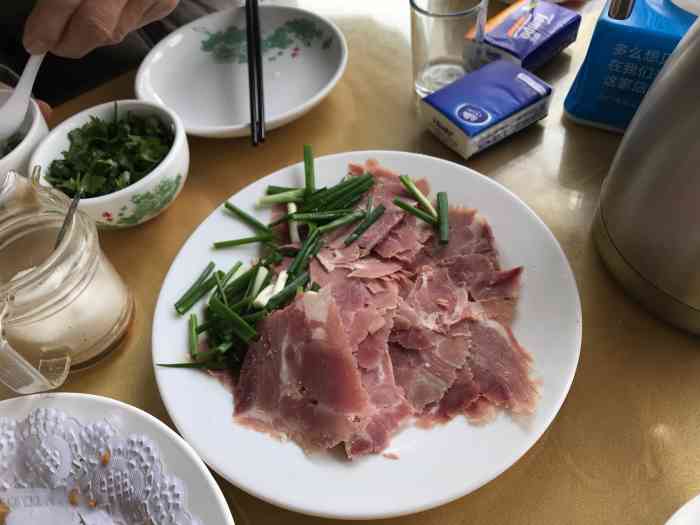 柘城垛子羊肉"去过两三次,还不错,老公喜欢吃烧饼夹羊肉.