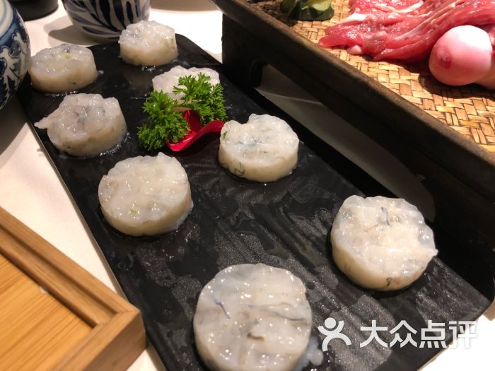 百年炭香火锅(中山店)招牌鲜虾饼图片 第6张