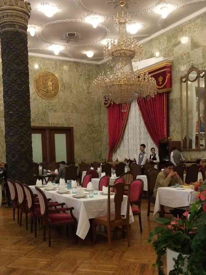 老牌餐厅也是北京最早的俄罗斯菜餐厅光吃名气就够啦