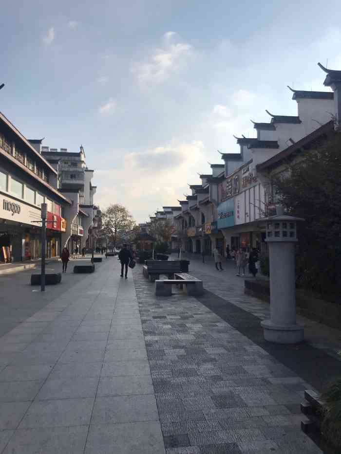 坊门街-"衢州坊门街 坊门街是衢州古城墙城内的一."-大众点评移动版