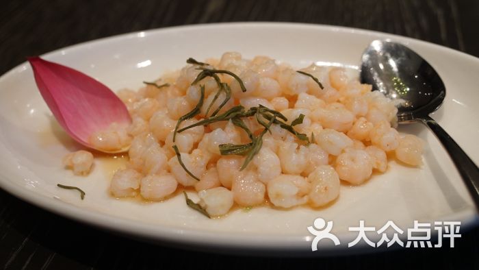 碧螺春手剥河虾仁