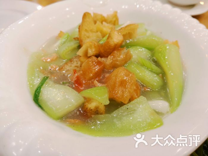 台聚小馆:平时去的,人比较少,菜品还可以.上海美