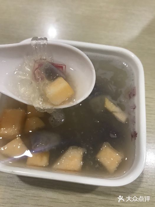 秉正堂石花膏(南俊分店)招牌美味四果汤图片