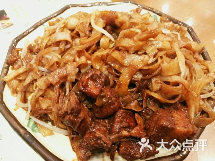 坛子肉焖饼