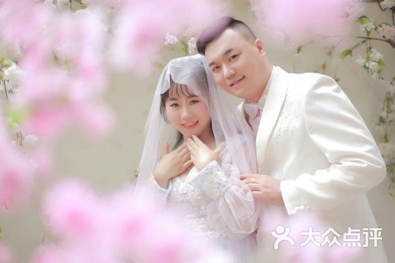 钟爱一生婚纱摄影