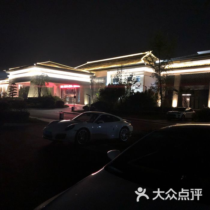 宝信君澜度假酒店