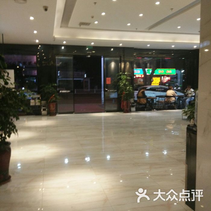 石狮摩登假日酒店