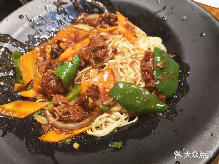 招牌红烧牛肉拌面