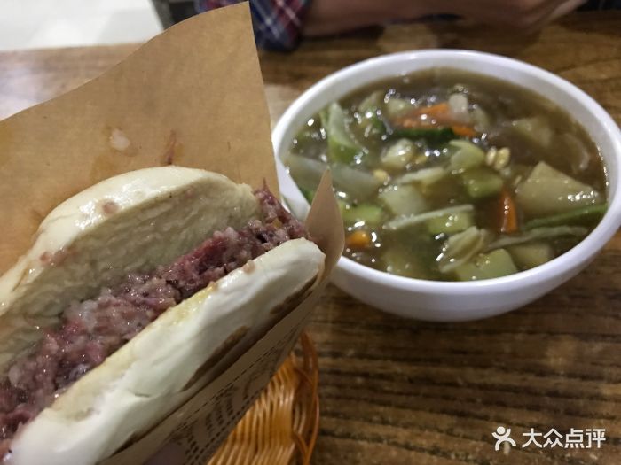 邢老三肉丸胡辣汤腊牛肉夹馍图片 - 第8张