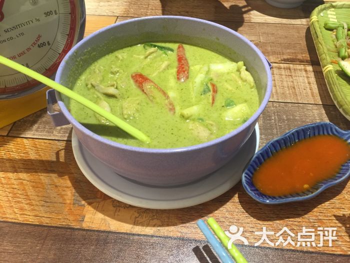 绿咖喱鸡肉