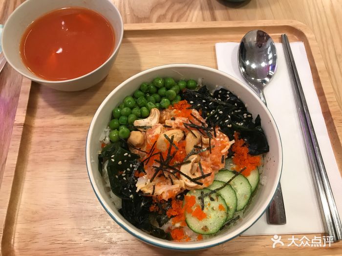miss poke波奇鲜食饭三文鱼蟹肉波奇饭图片