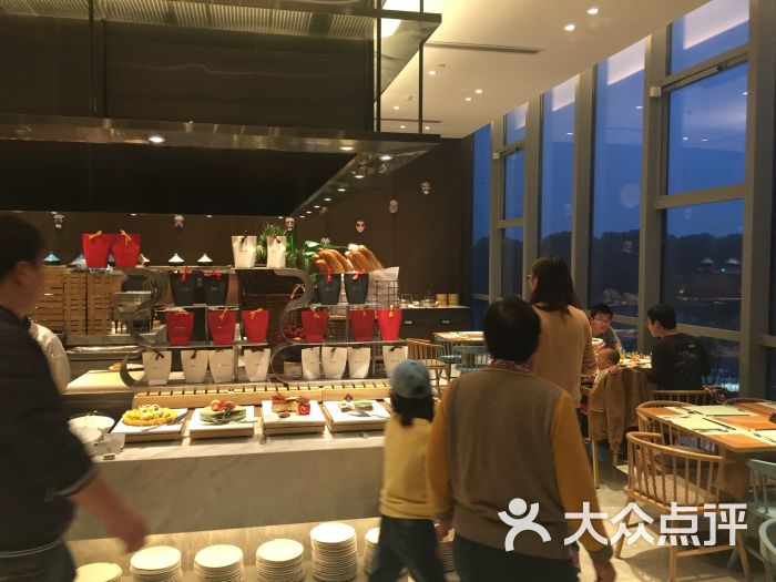 知音温德姆酒店四季海鲜自助餐厅大堂图片 - 第3张