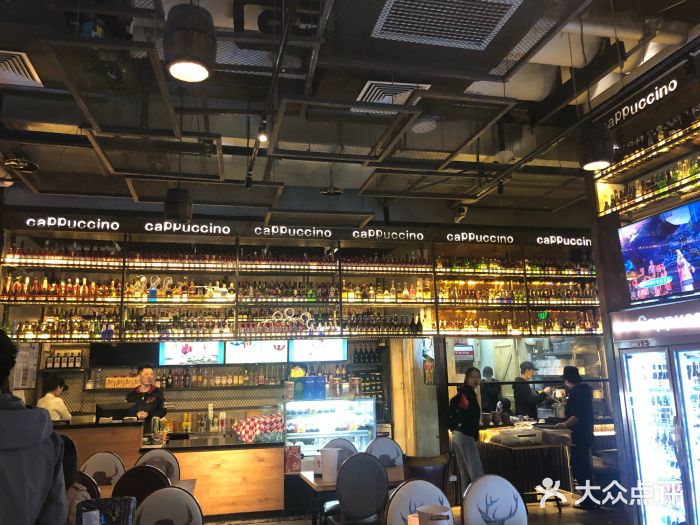 cappuccino啤酒馆烧烤吧(华熙live五棵松店)大堂图片